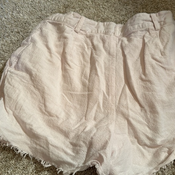 MinkPink frayed zipped shorts, light pink - Picture 3 of 3